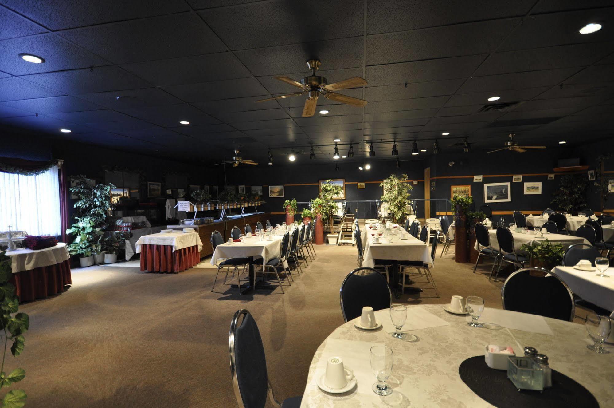 Beaverlodge Motor Inn Ngoại thất bức ảnh
